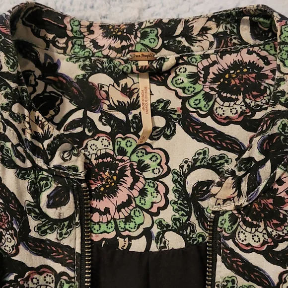 Free People RARE stunning lightweight floral crewneck jacket, size medium. - Picture 8 of 13